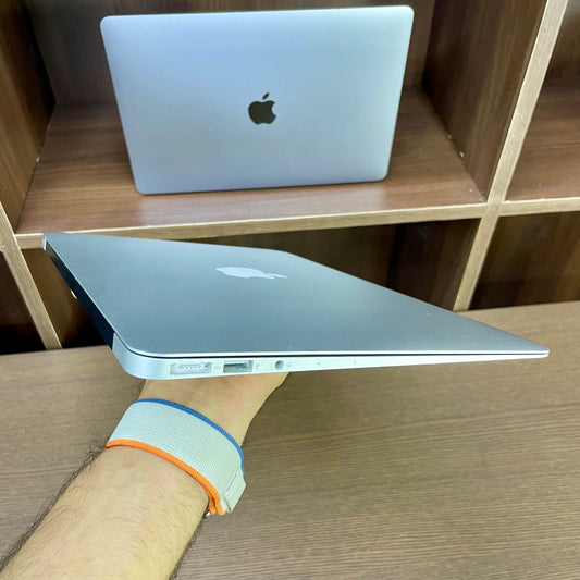 Apple MacBook Air 12-inch (A1534, 2017, Core m3, 8GB RAM, 256GB SSD) – Used