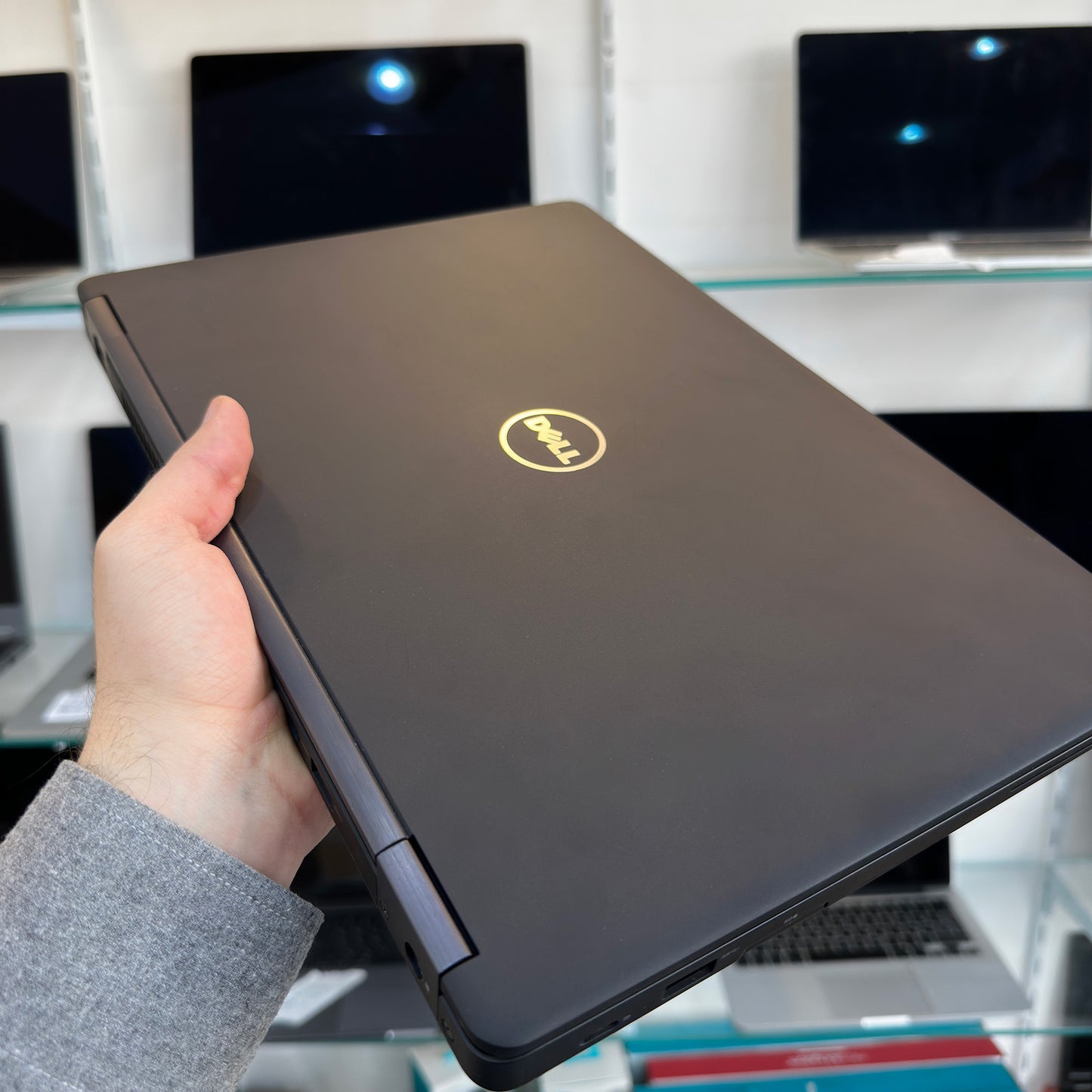 Dell Latitude 5480 14-inch (Core i5 6th Gen, 8GB RAM, 256GB SSD) – Used Excellent