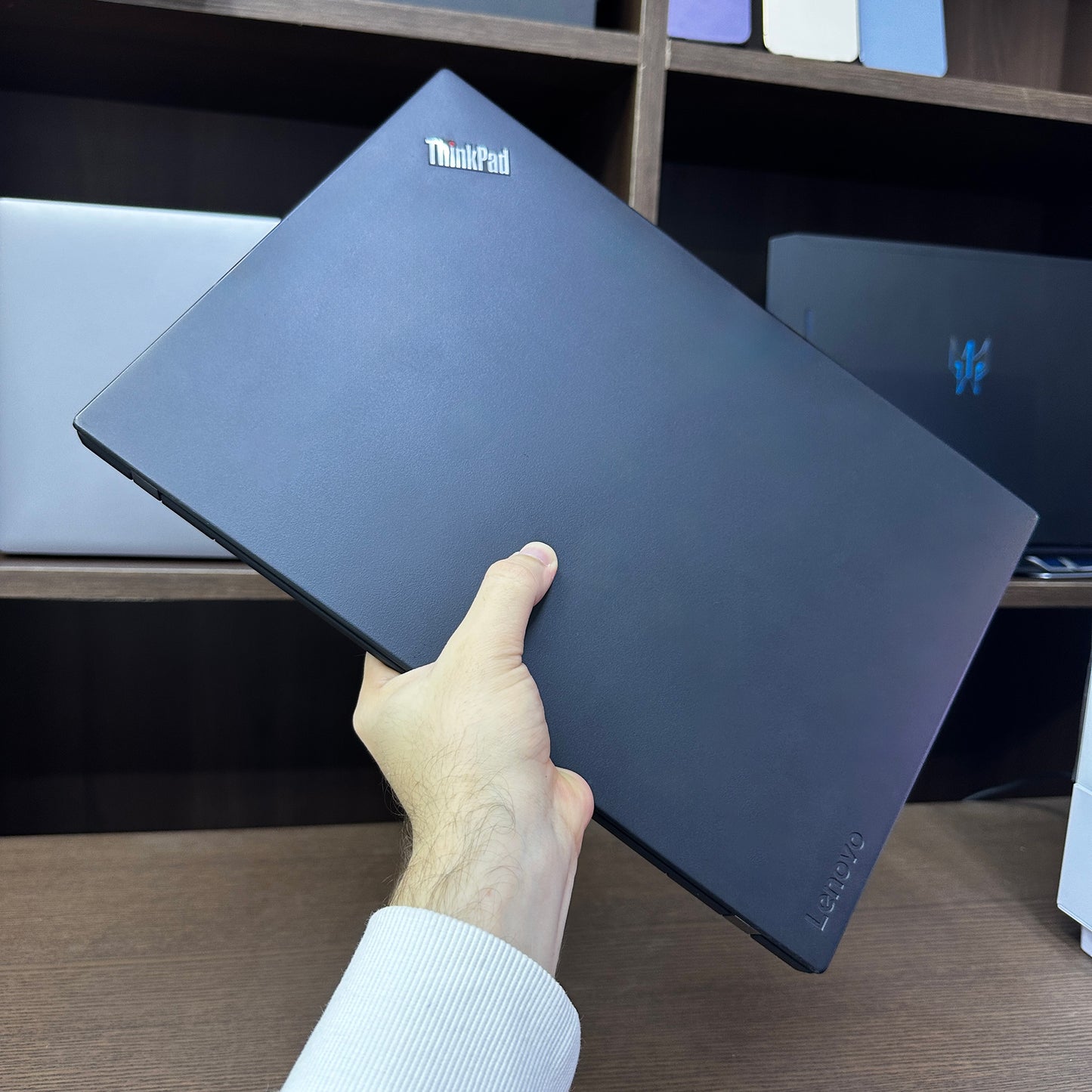 Lenovo ThinkPad T470 14-inch (Core i5 7th Gen, 8GB RAM, 256GB SSD) – Used Excellent