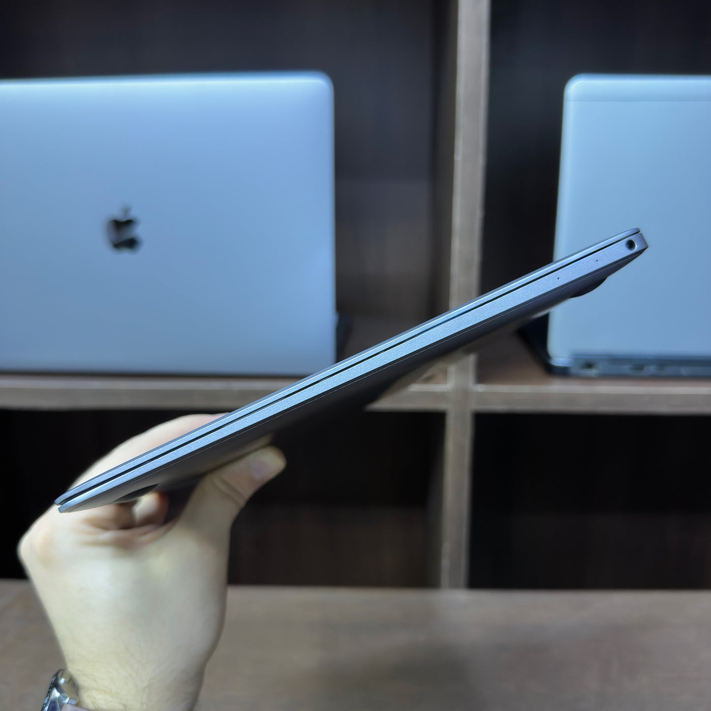 Apple MacBook Air 12-inch (A1534, 2016, Core m3, 8GB RAM, 256GB SSD) – Used Excellent