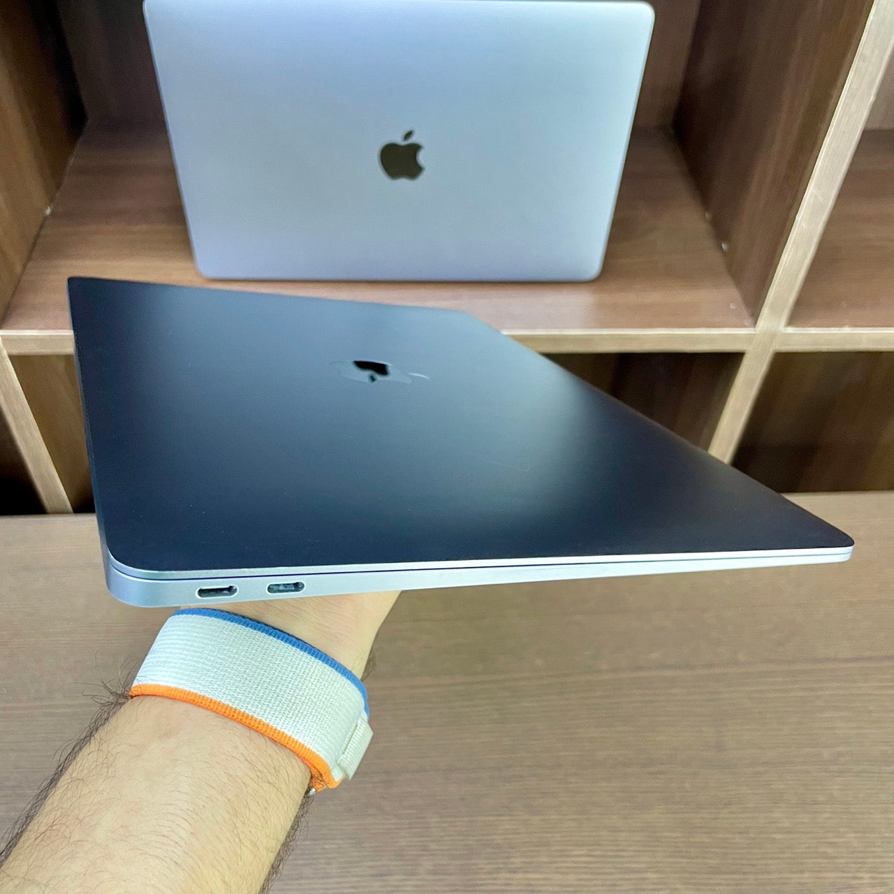 Apple MacBook Air 13.3-inch Retina (A1932, 2018, Core i5, 8GB RAM, 256GB SSD) – Used Excellent