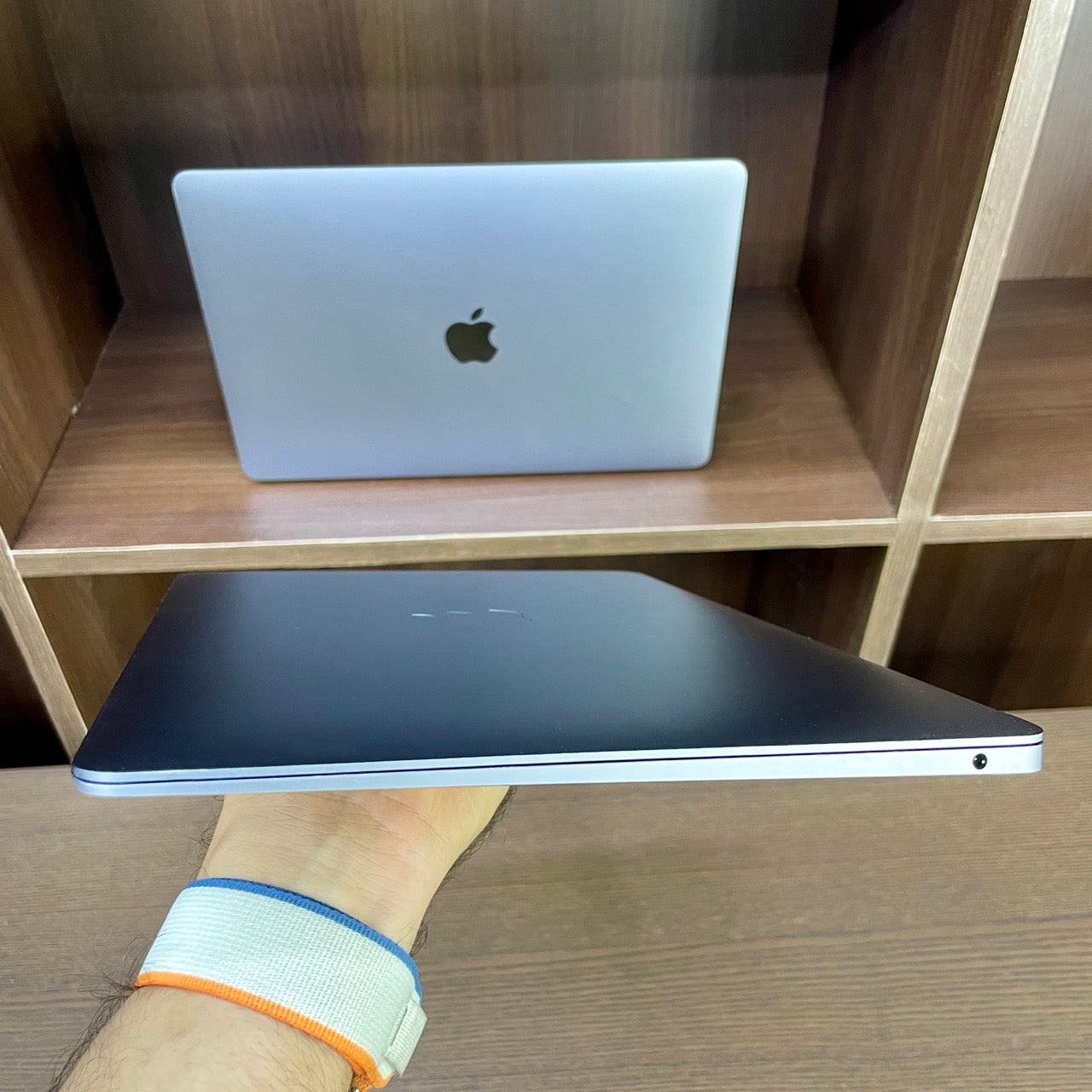 Apple MacBook Air 13.3-inch Retina (A1932, 2019, Core i5, 8GB RAM, 128GB SSD) – Used Excellent