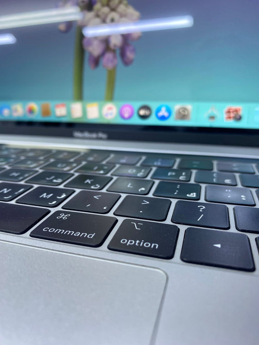 Apple MacBook Pro 15.4-inch (A1990, 2018, Core i9, 16GB RAM, 512GB SSD) – Used Excellent