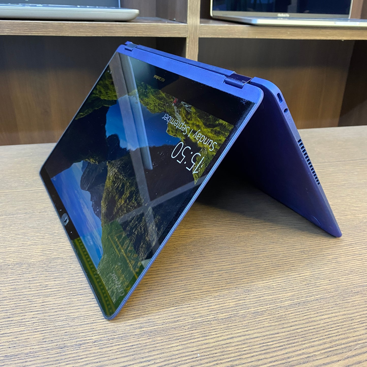 ASUS UX370U 14-inch (Core i5 8th Gen, 16GB RAM, 256GB SSD) – Used Excellent