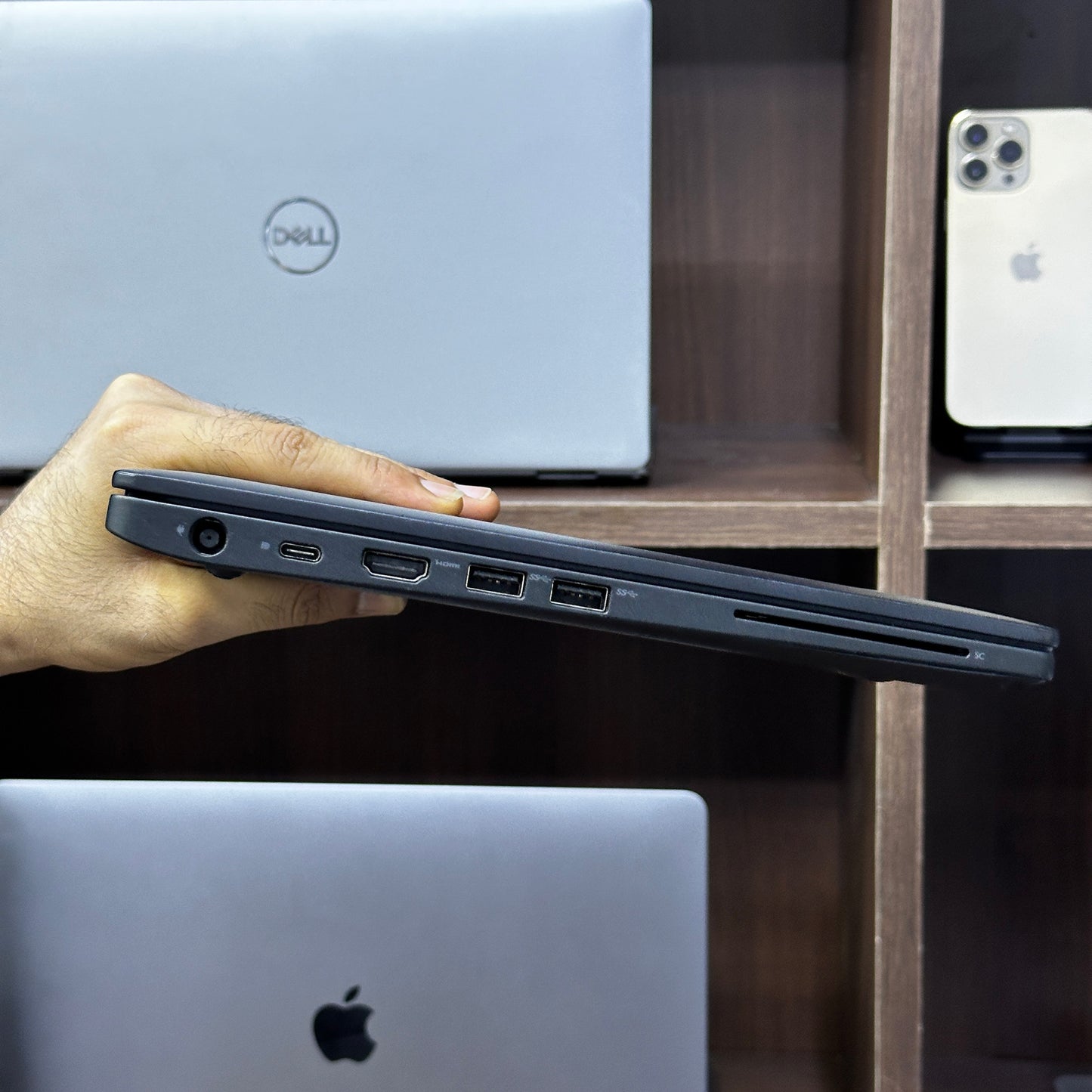 Dell Latitude 7490 14-inch (Core i5 8th Gen, 8GB RAM, 256GB SSD) – Used Excellent