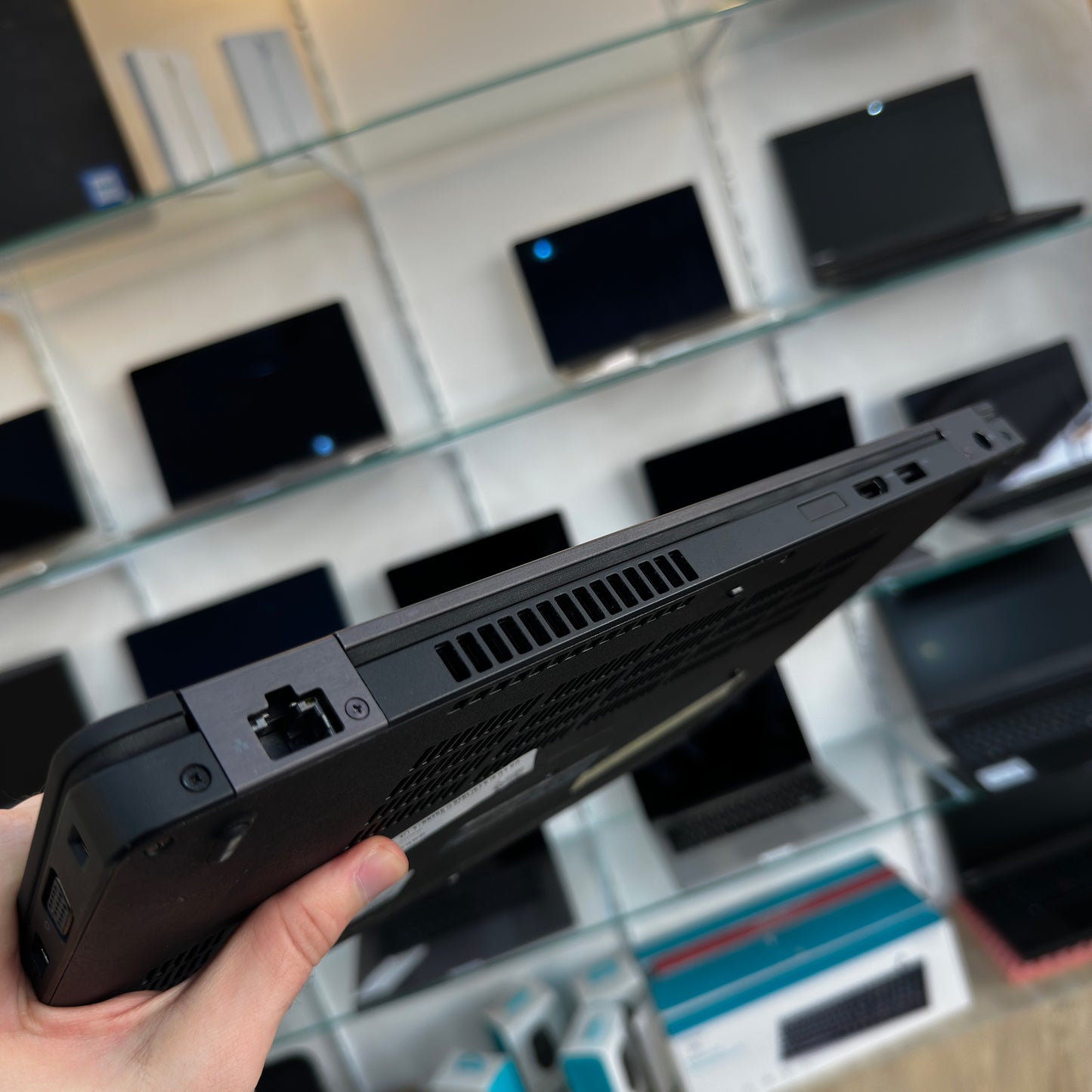 Dell Latitude 5480 14-inch (Core i5 6th Gen, 8GB RAM, 256GB SSD) – Used Excellent