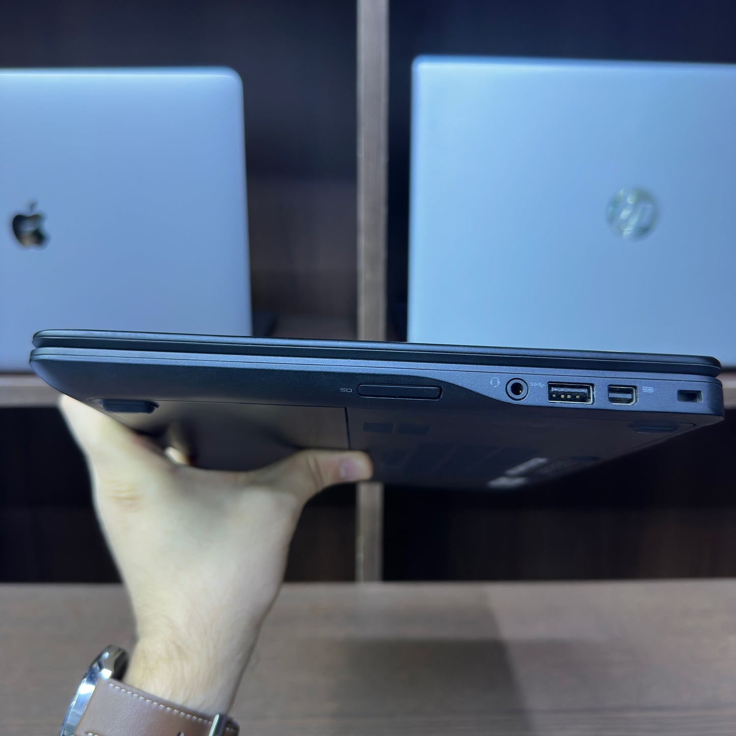 Dell Latitude 7250 12.5-inch (Core i7 5th Gen, 4GB RAM, 128GB SSD) – Used Excellent