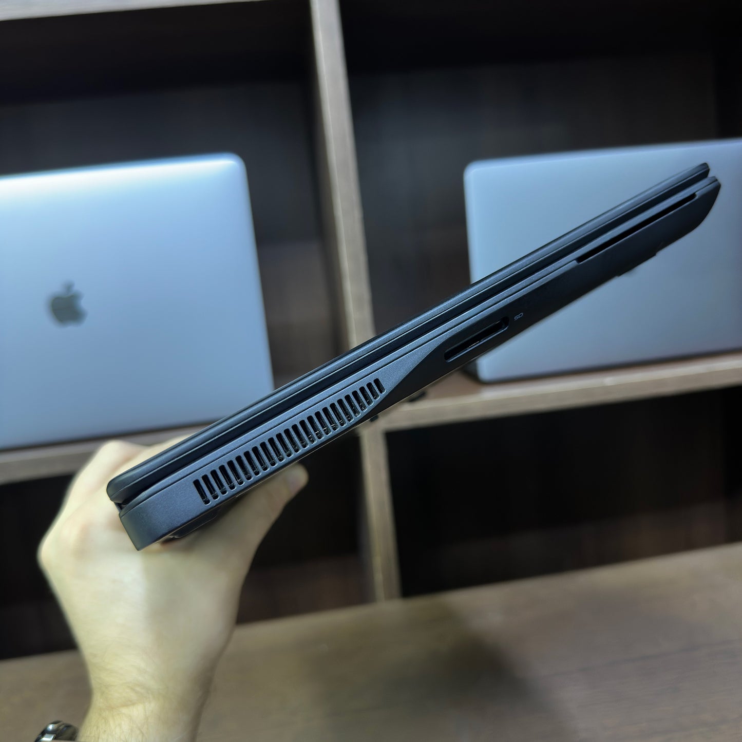 Dell Latitude 7450 14-inch (Core i7 5th Gen, 8GB RAM, 256GB SSD) – Used Excellent