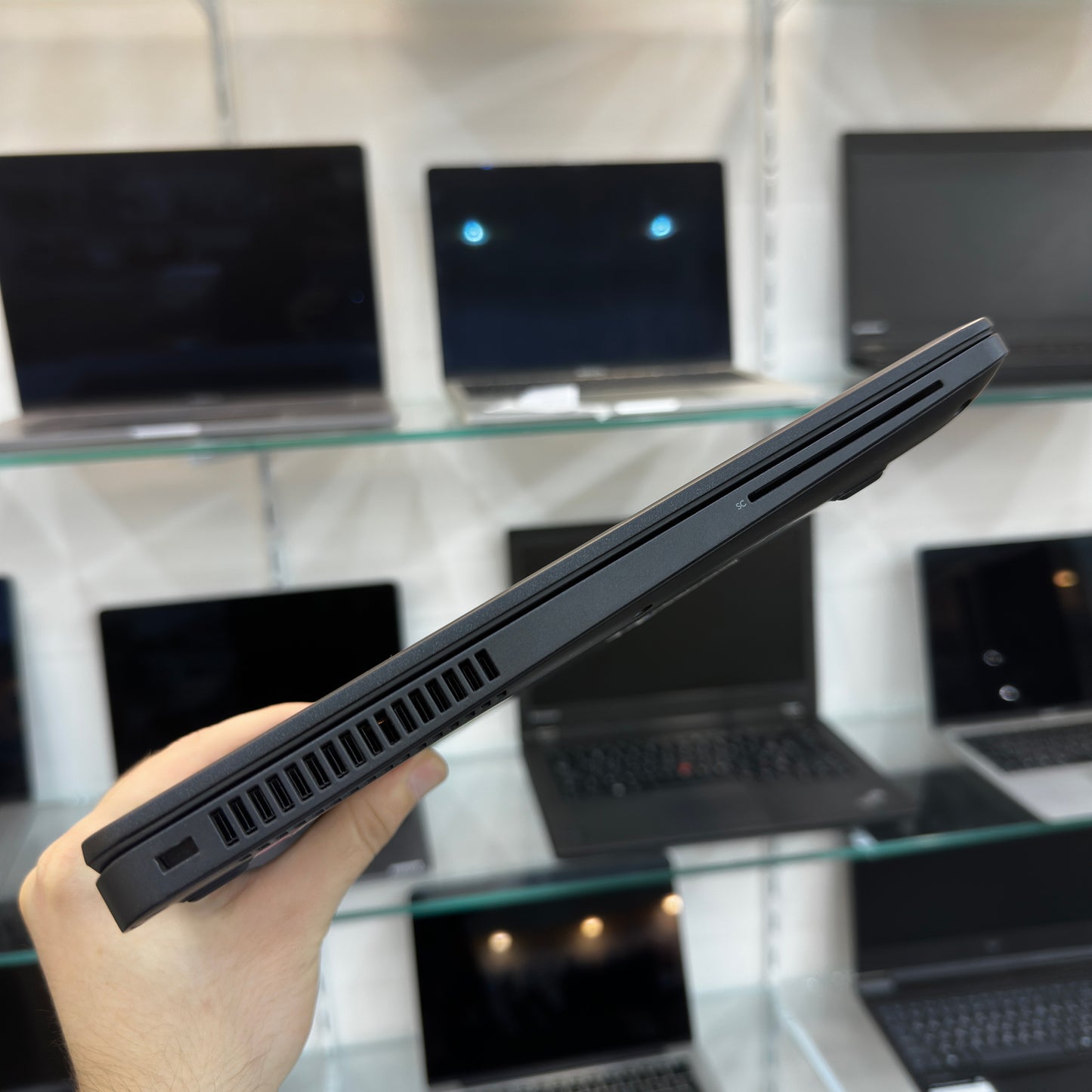 Dell Latitude 7470 14-inch (Core i7 6th Gen, 8GB RAM, 256GB SSD) – Used Excellent