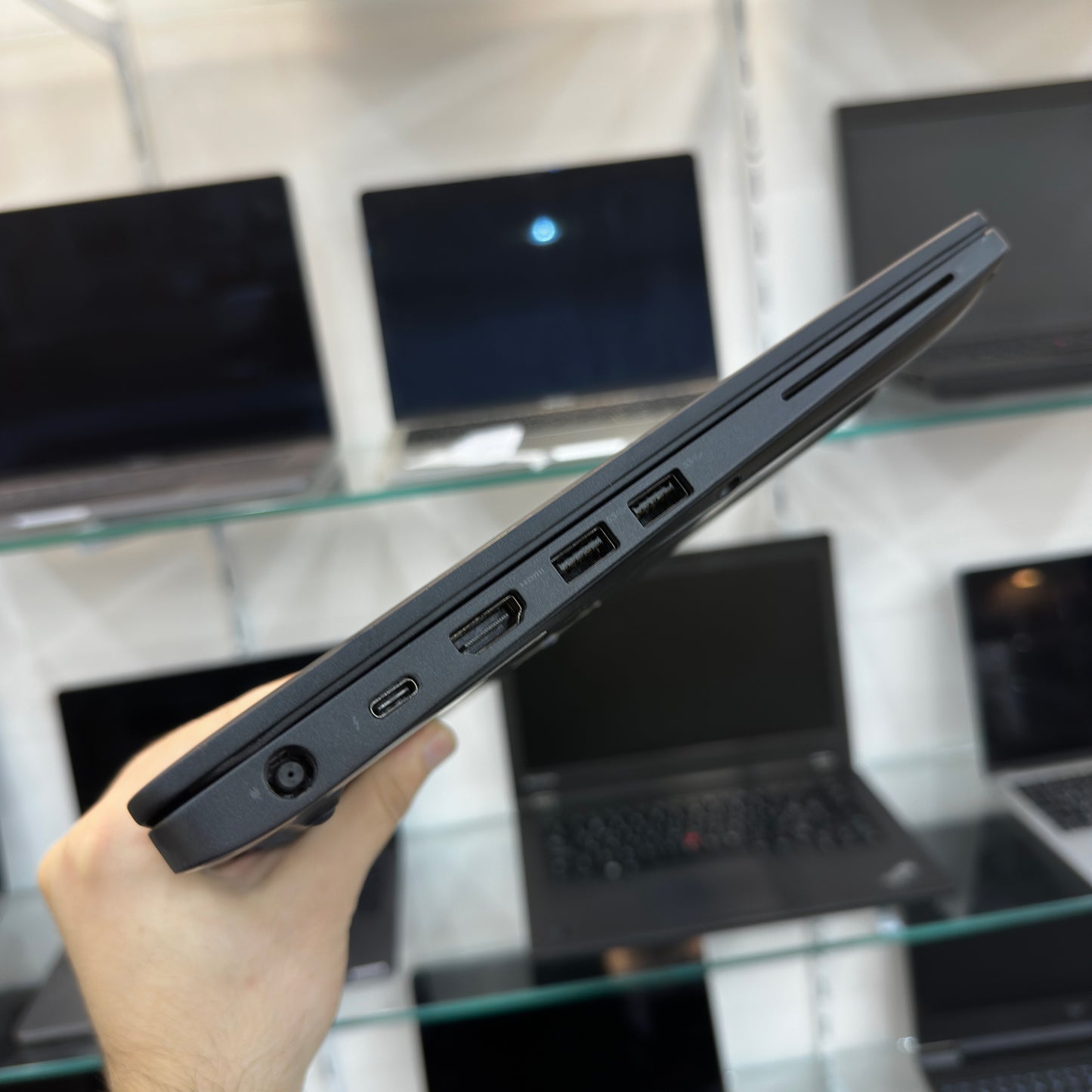 Dell Latitude 7480 14-inch (Core i7 6th Gen, 8GB RAM, 256GB SSD) – Used Excellent