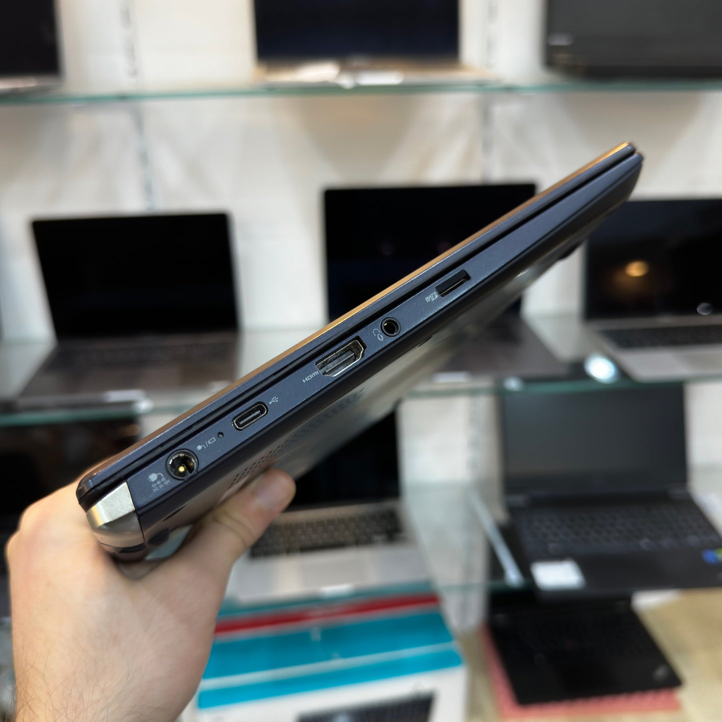 Dynabook Portégé X30L-G-11L 14-inch (Core i5 10th Gen, 8GB RAM, 256GB SSD) – Used Excellent