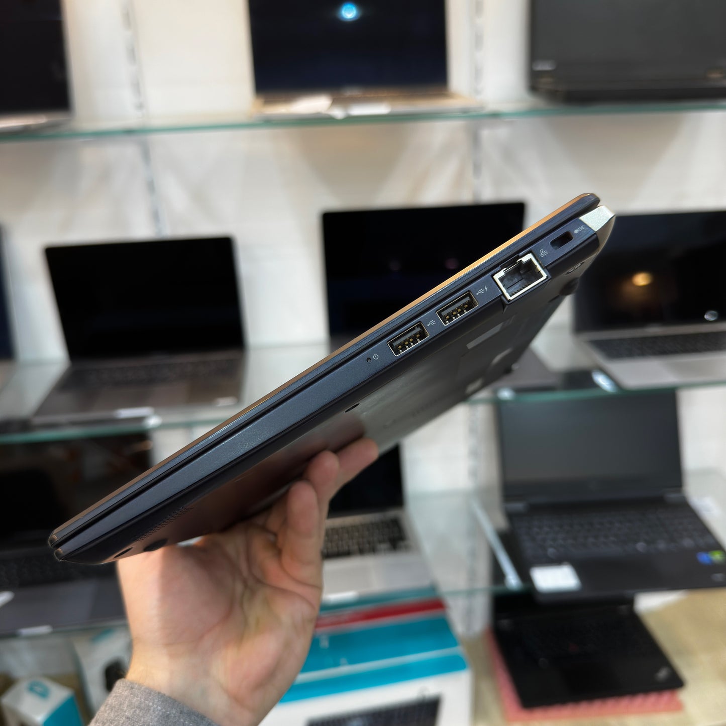 Dynabook Portégé X30L-G-11L 14-inch (Core i5 10th Gen, 8GB RAM, 256GB SSD) – Used Excellent