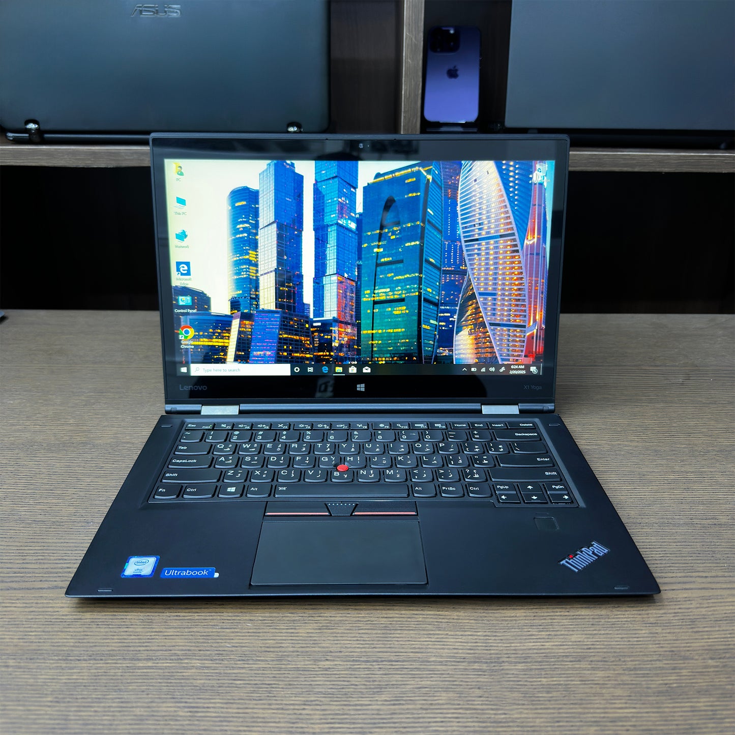 Lenovo ThinkPad X1 Yoga 14-inch (Core i5 7th Gen, 8GB RAM, 256GB SSD) – Used Excellent