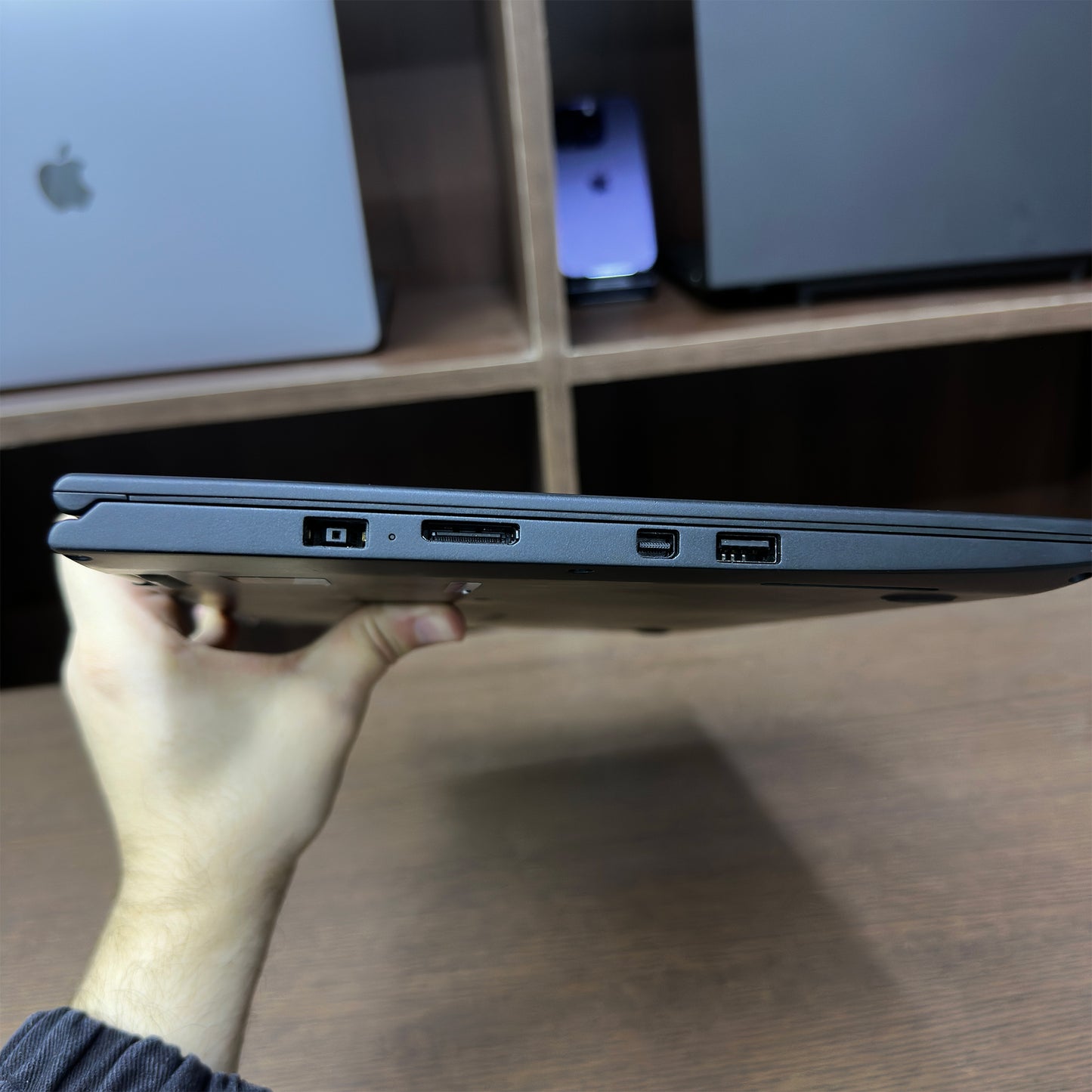 Lenovo ThinkPad X1 Yoga 14-inch (Core i5 7th Gen, 8GB RAM, 256GB SSD) – Used Excellent