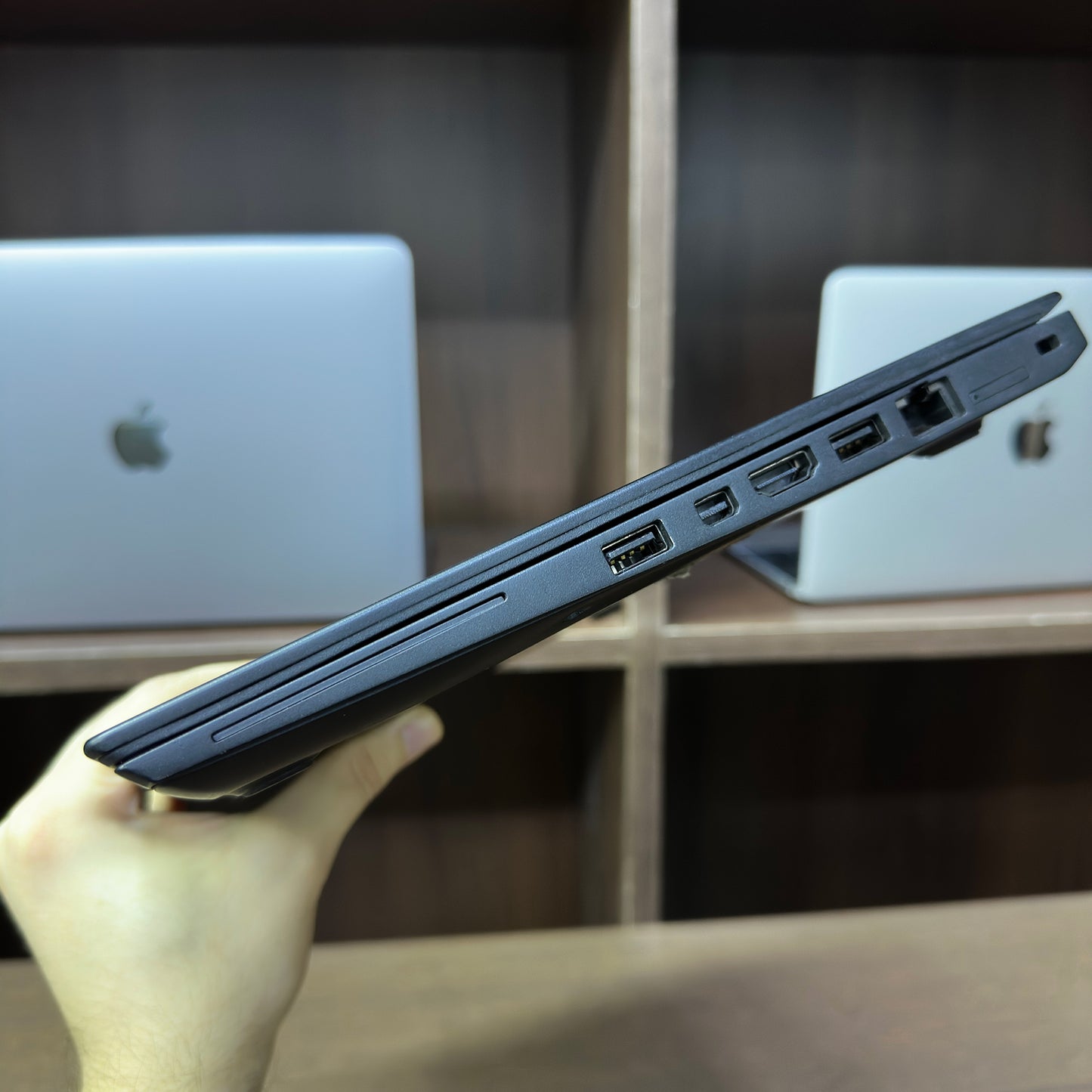 Lenovo ThinkPad T460s 14-inch (Core i5 7th Gen, 8GB RAM, 256GB SSD) – Used Excellent