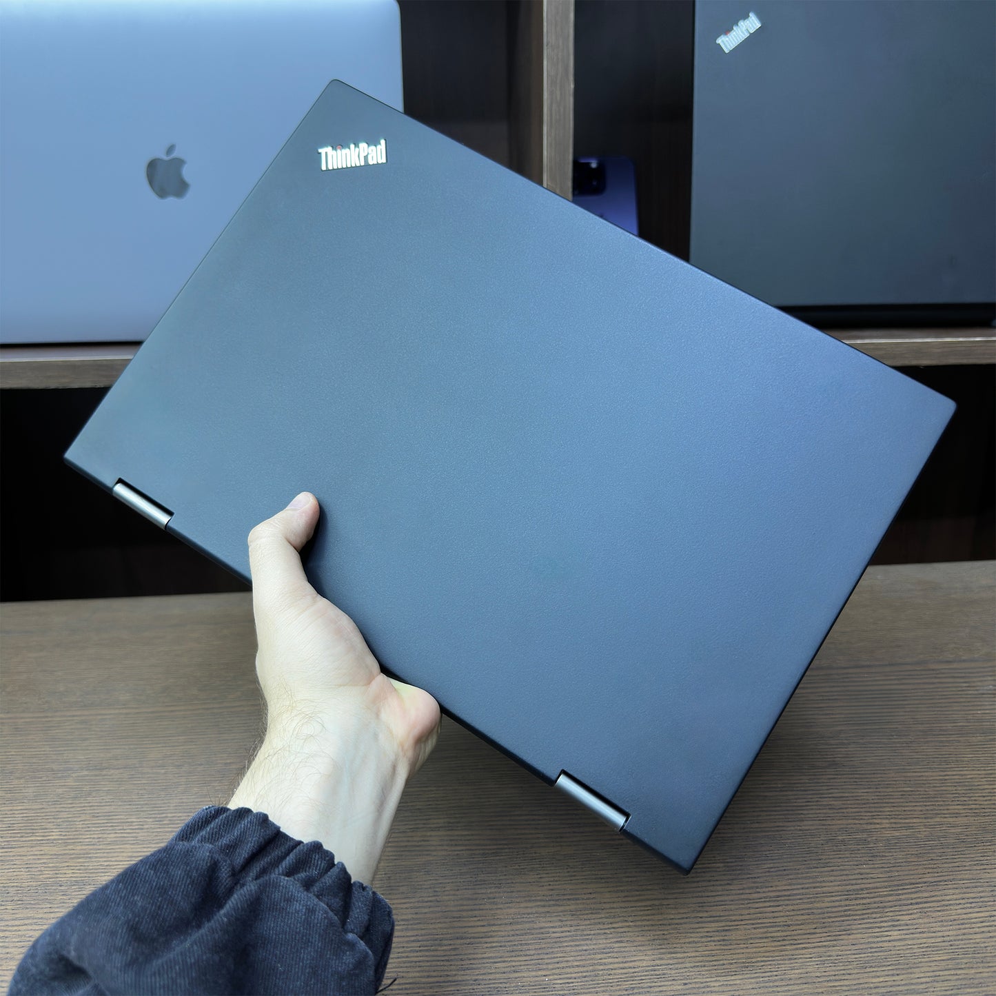 Lenovo ThinkPad X1 Yoga 14-inch (Core i5 7th Gen, 8GB RAM, 256GB SSD) – Used Excellent