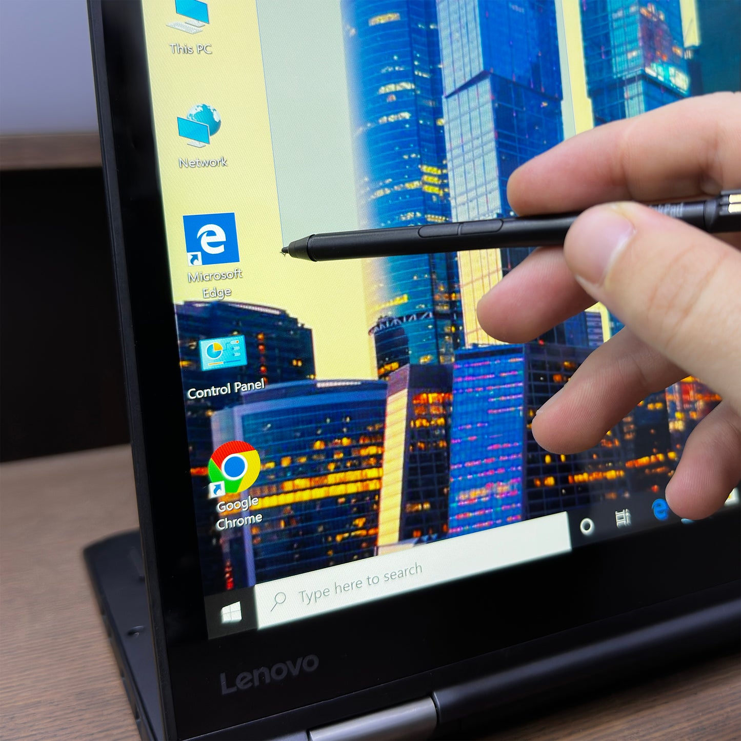 Lenovo ThinkPad X1 Yoga 14-inch (Core i5 7th Gen, 8GB RAM, 256GB SSD) – Used Excellent