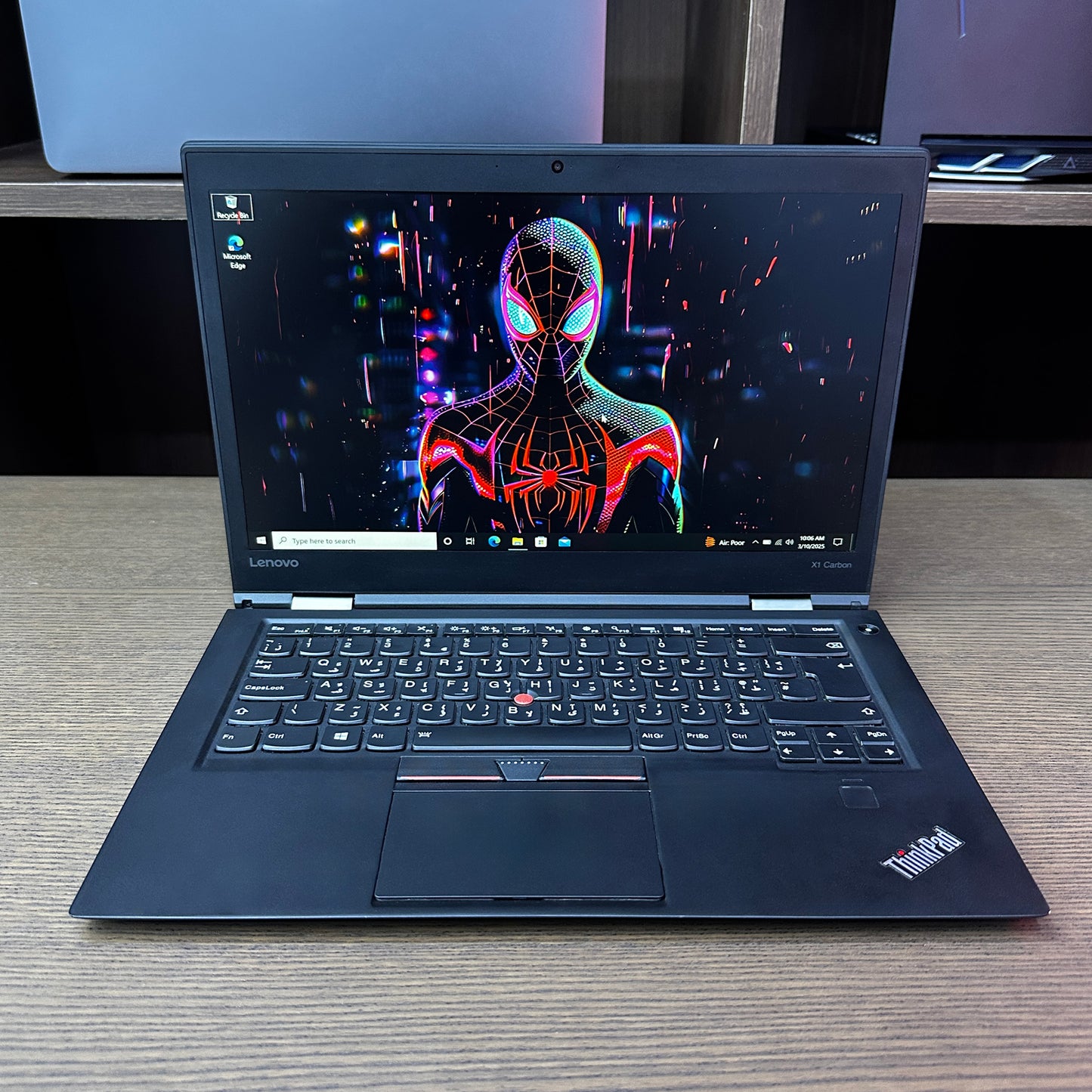 Lenovo ThinkPad X1 Carbon 14-inch (Core i5 6th Gen, 8GB RAM, 256GB SSD) – Used Excellent
