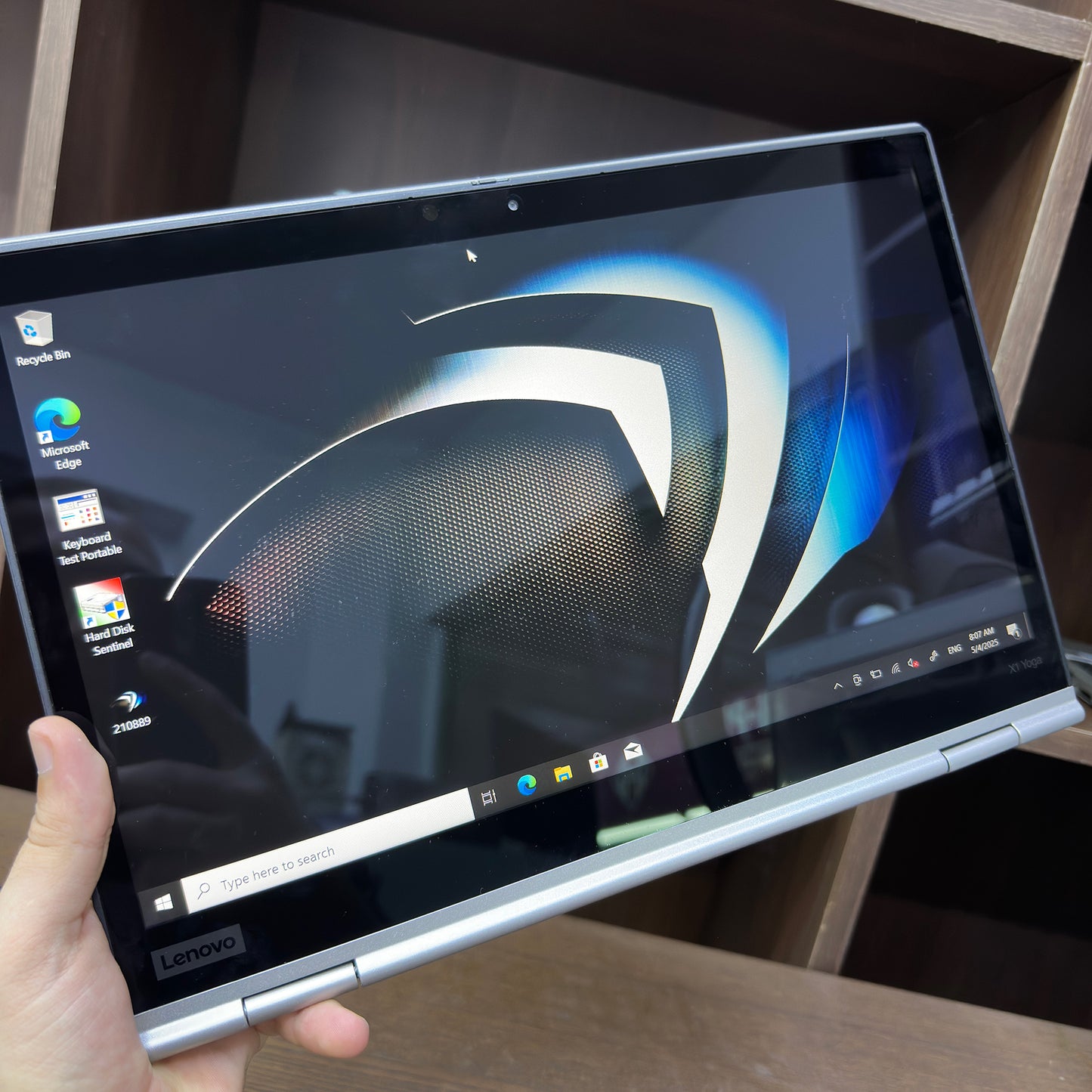 Lenovo ThinkPad X1 Yoga 14-inch (Core i5 8th Gen, 8GB RAM, 256GB SSD, Silver) – Used Excellent