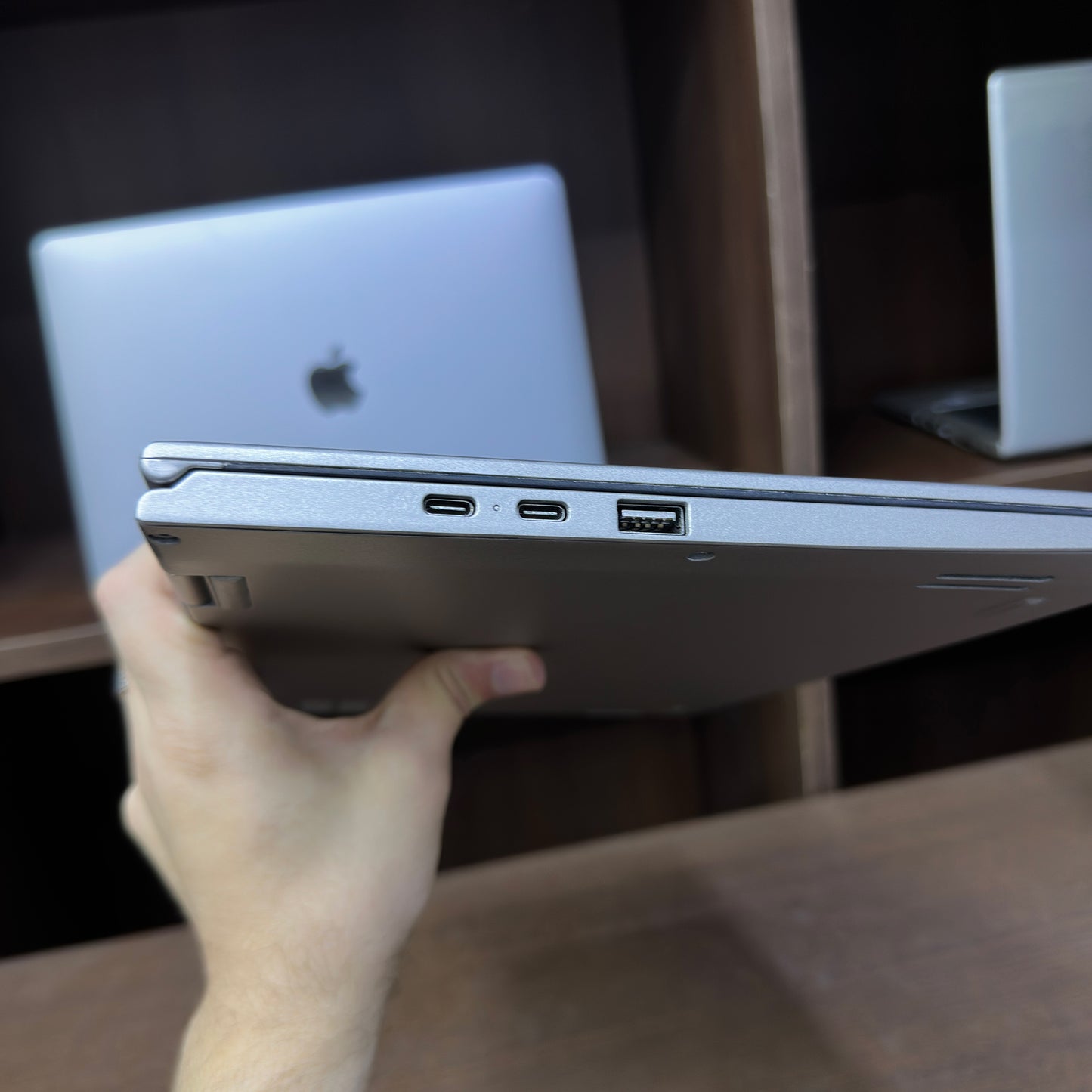 Lenovo ThinkPad X1 Yoga 14-inch (Core i5 8th Gen, 8GB RAM, 256GB SSD, Silver) – Used Excellent